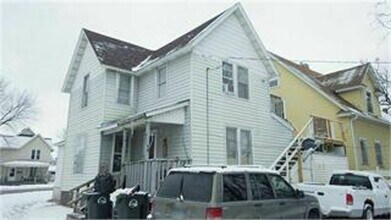 Building Photo - 401-403