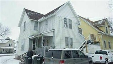 Building Photo - 401-403