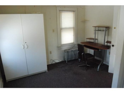 Building Photo - 123 Beethoven St