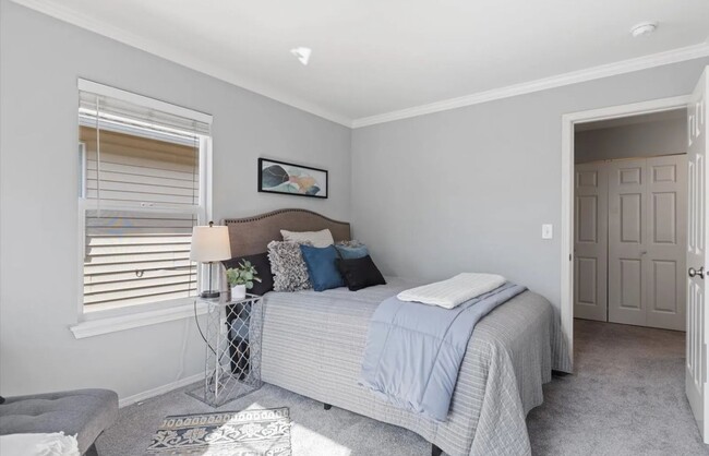 Building Photo - Welcome to this beautiful 3-bedroom, 2.5-b...