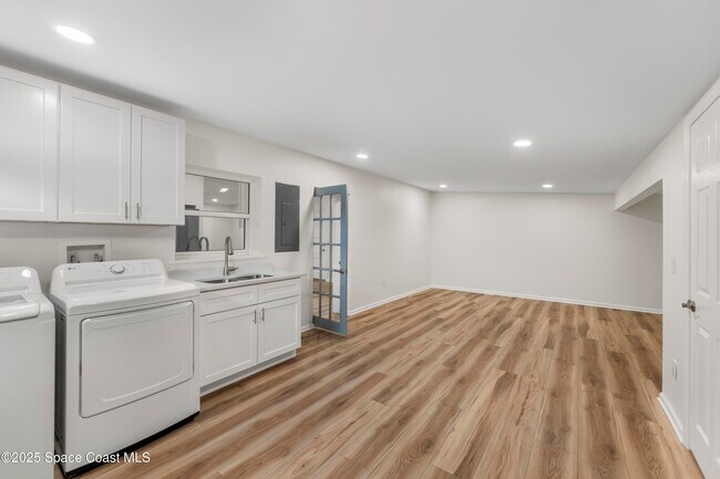 Building Photo - 34 W Azalea Cir
