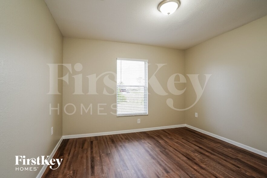 Building Photo - 2153 NW 18th Pl