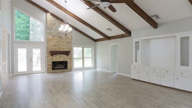 Building Photo - 3406 Deerwood Ln