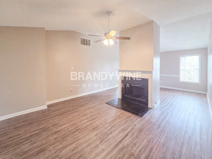 Building Photo - 1139 Commons Ct