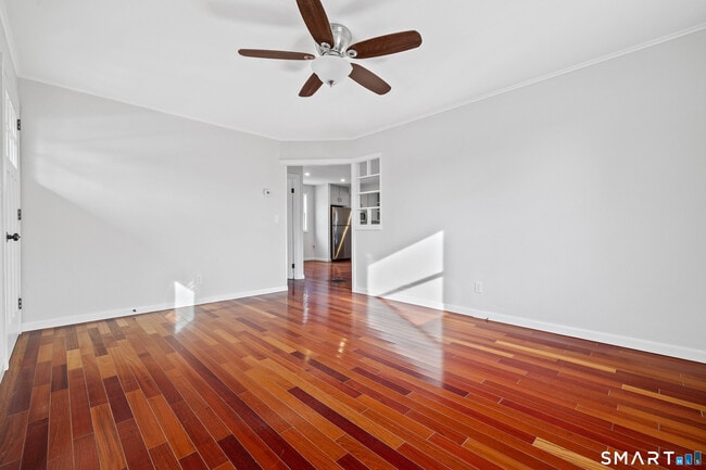 Building Photo - 3 Sunnieside Dr