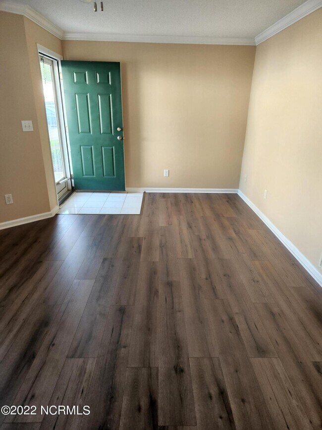 Building Photo - 902 Spring Forest Rd