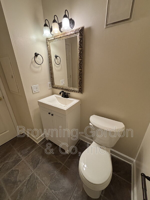 Building Photo - 419 Summit Ridge Pl