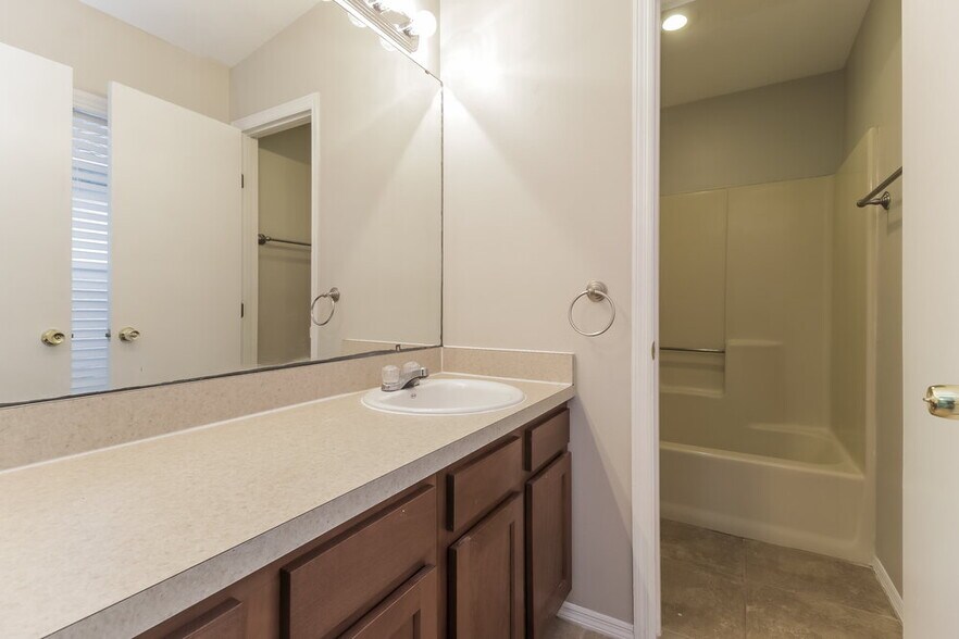 Building Photo - 336 Cello Cir