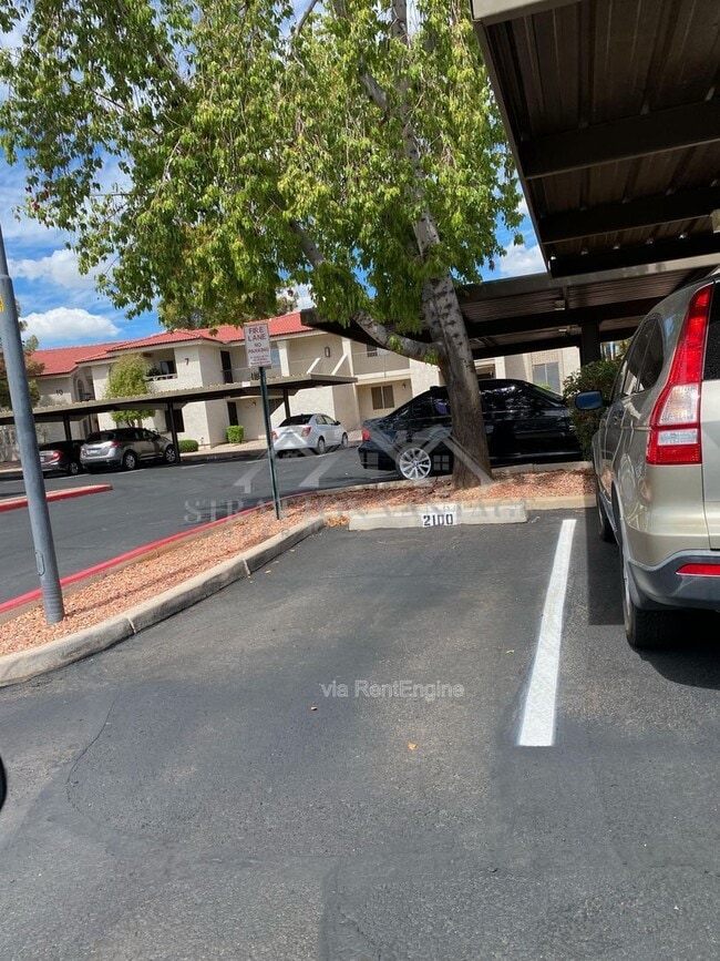 Building Photo - 10610 S 48th St