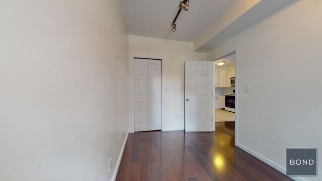 Building Photo - 955 Second Avenue
