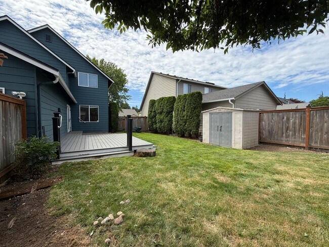 Building Photo - 3 bed DuPont Home with A/C for Rent