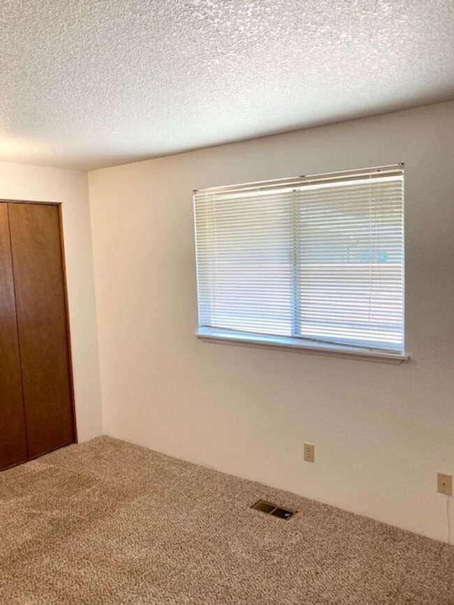 Building Photo - Charming 3 Bedroom, 2 Bathroom Gresham Home