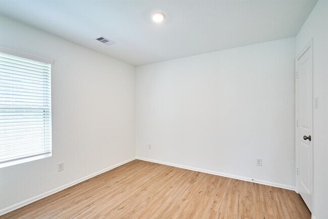 Building Photo - 3323 Avary River Ln