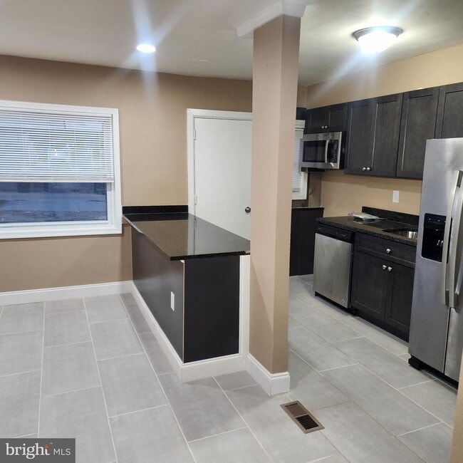 Building Photo - 7528 Rabon Ave