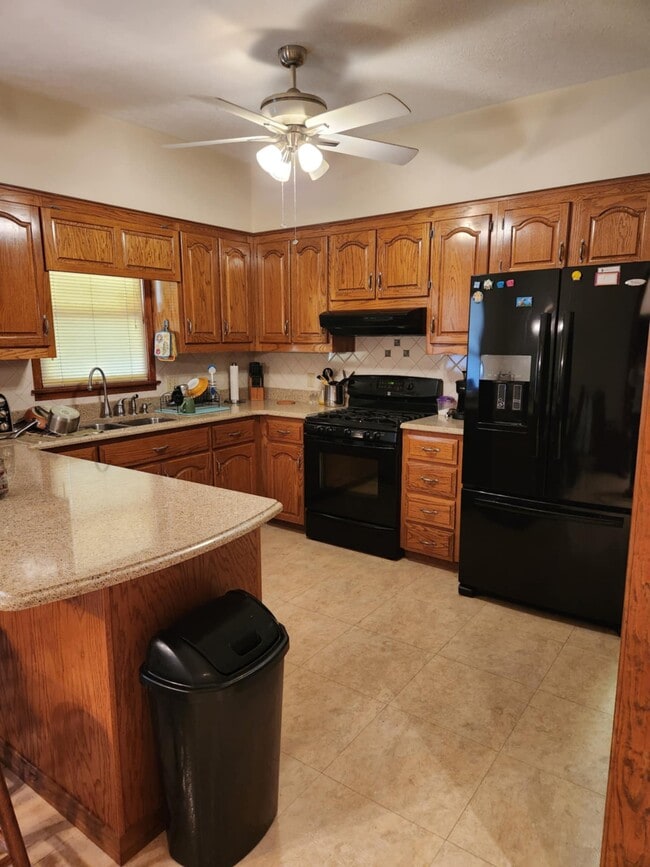 Building Photo - 2888 FL-81