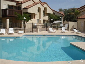 Building Photo - 3 Bedroom 2 Bathroom Close to ASU! $2099 a...