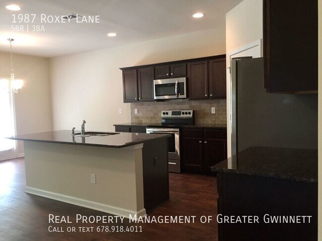 Building Photo - Spacious and Beautiful 5 bedroom Home!