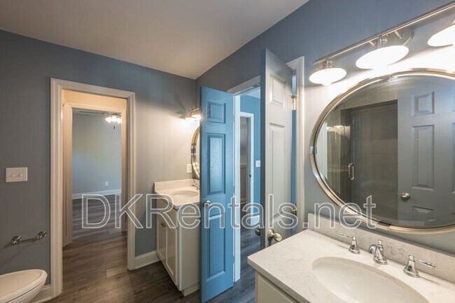 Building Photo - 898 Halston Ct