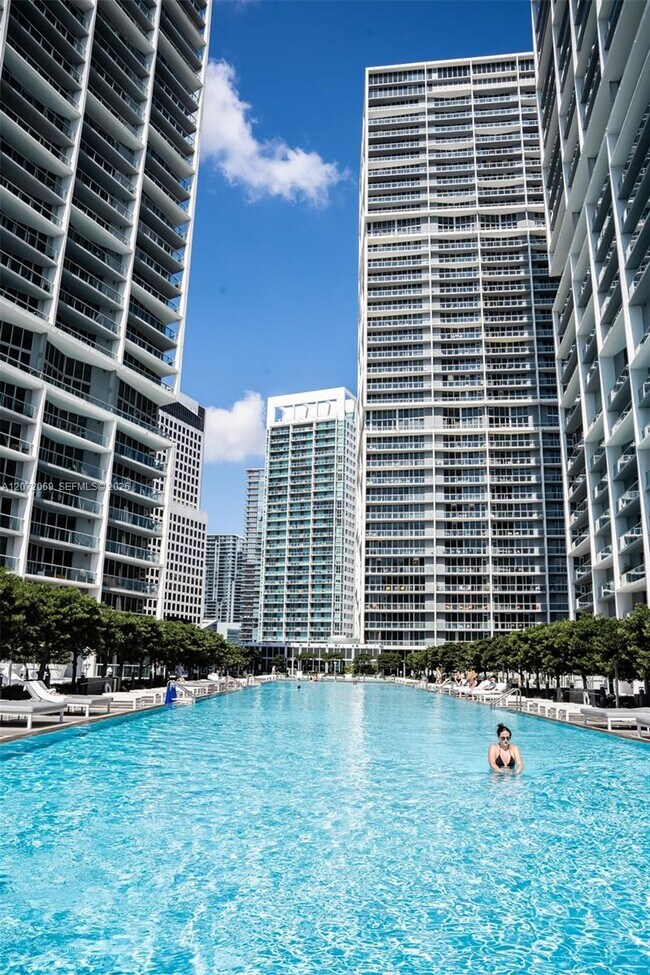 Building Photo - 465 Brickell Ave