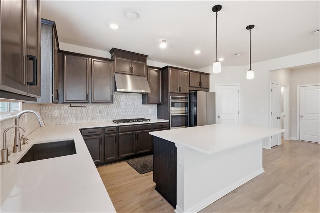 Building Photo - 8820 Shipton Cir