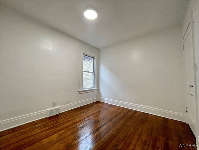 Building Photo - 434 23rd St