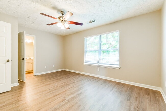 Building Photo - 1563 River Main Ct