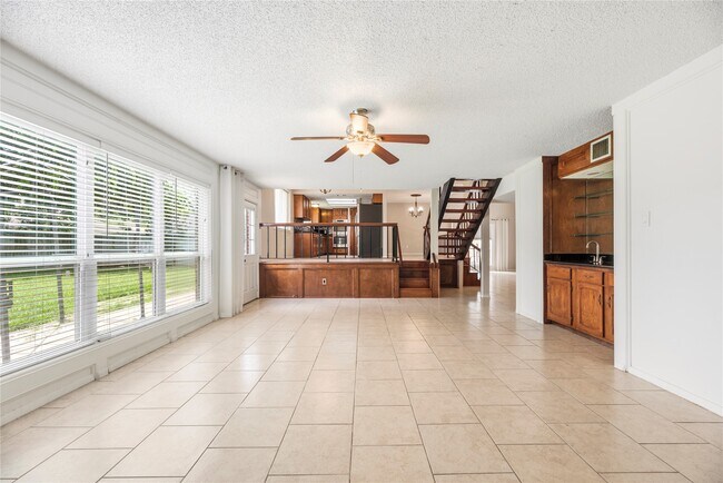 Building Photo - 21431 Park Bend Dr