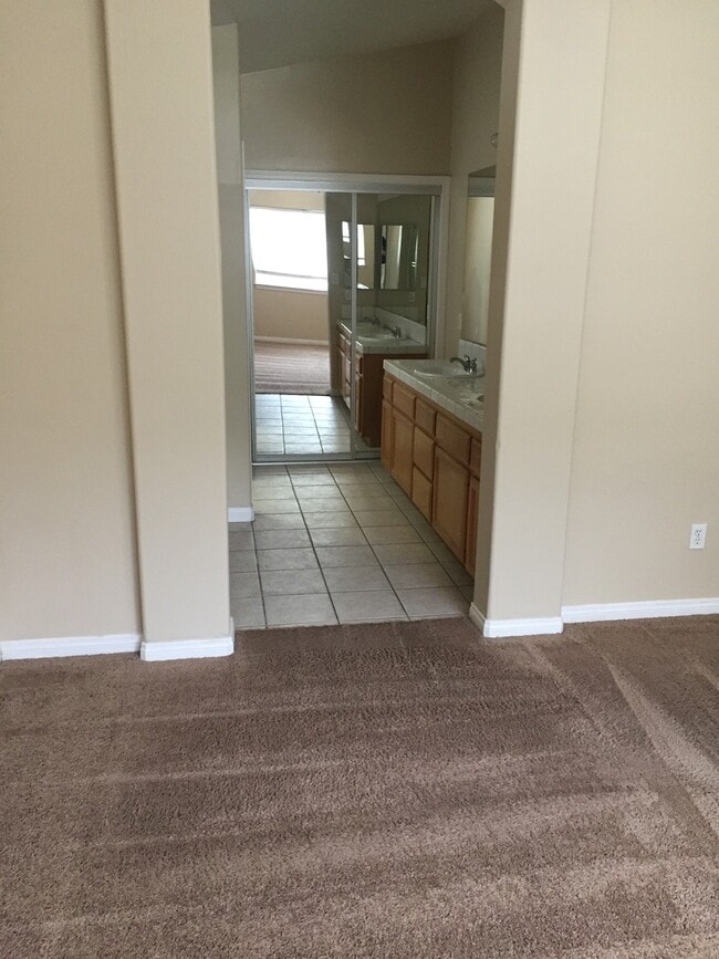Building Photo - Beautiful Home in Fairway Oaks - Calloway ...