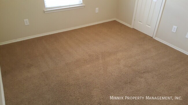 Building Photo - 515 N Kline Ave