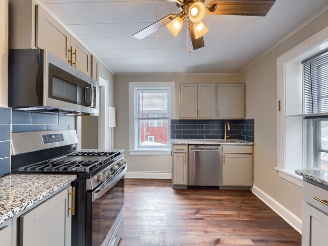 Building Photo - 3200 Green St