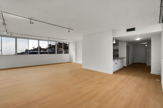 Building Photo - 17352 Sunset Blvd