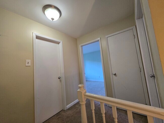 Building Photo - 616 Portland St