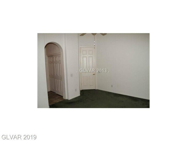 Building Photo - Single Story - 3 bed home located in Hende...