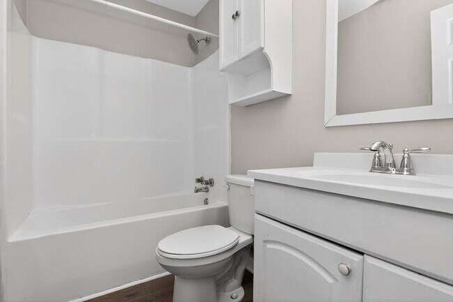 Building Photo - Updated 3BD/2BA Ranch in Lowell, NC!