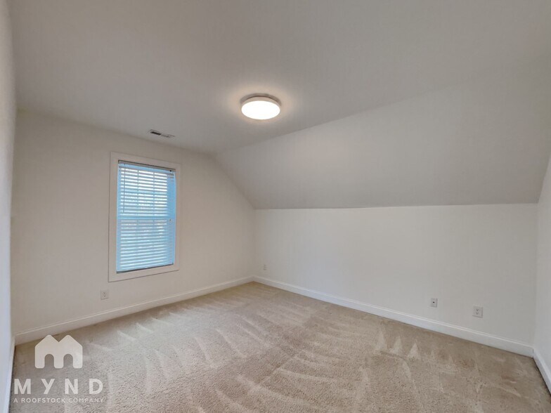 Building Photo - 211 Idlewild Ave