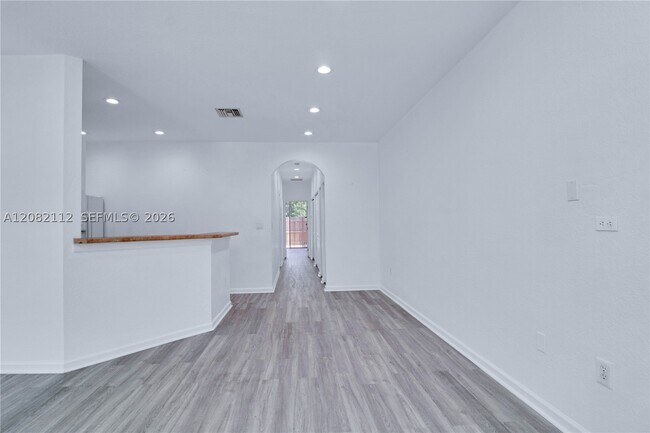 Building Photo - 5603 Polk St