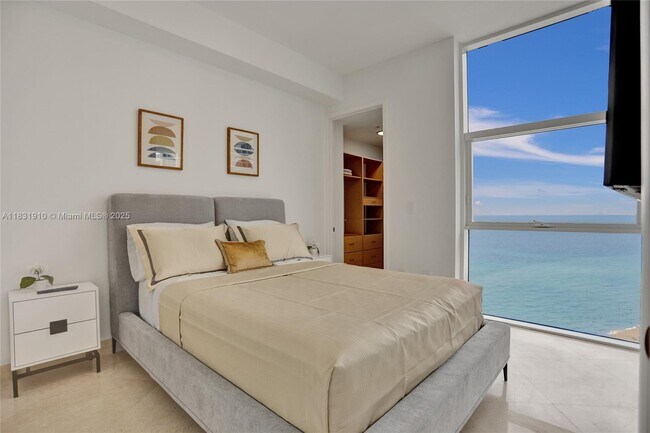 Building Photo - 18101 Collins Ave