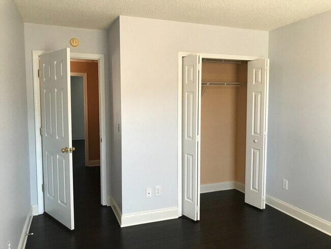 Building Photo - 113 Pennine Dr