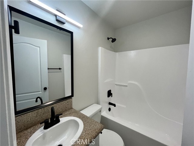 Building Photo - 1004 S Riverside Ave