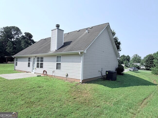 Building Photo - 3816 Landing Terrace