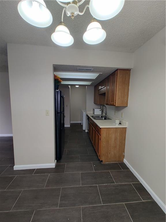 Building Photo - 404 Fairway Cir