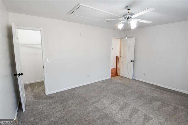 Building Photo - 1865 Oak Tree Hollow