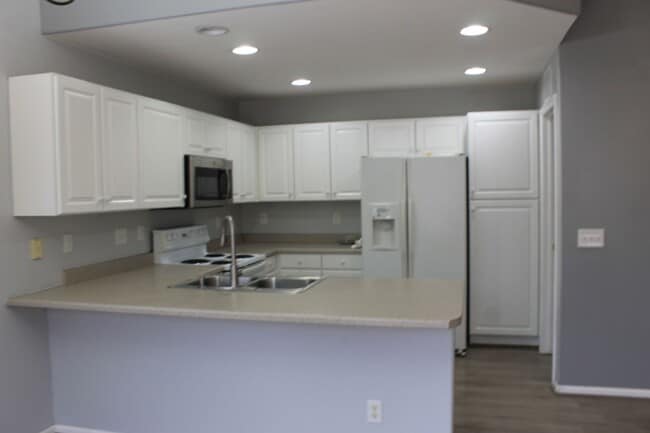 Building Photo - Stucco Rancher on Meadowbrook