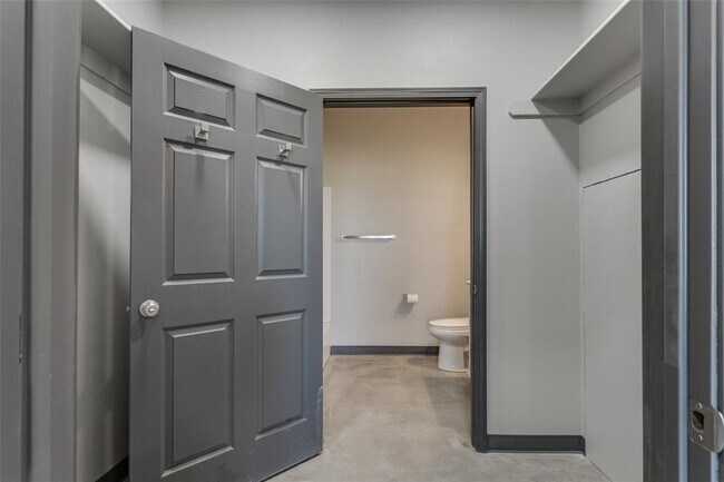 Building Photo - 12571 US-77