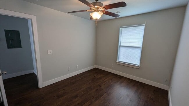 Building Photo - 135 Erin Pl
