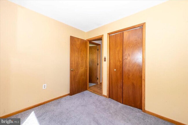 Building Photo - 11584 Liberty Oak Dr