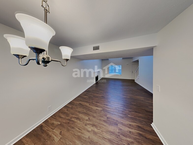 Building Photo - 7400 E Winchester Dr