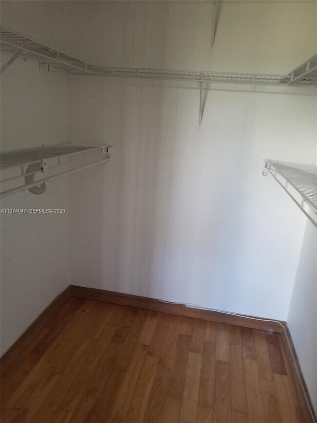 Building Photo - 426 NE 210th Cir Terrace