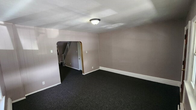 Building Photo - 3 bedroom 1 bathroom