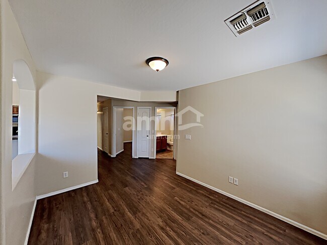 Building Photo - 1292 W Matthews Dr